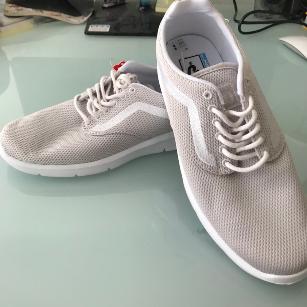 Brand New White Vans Iso 1.5 women size 8